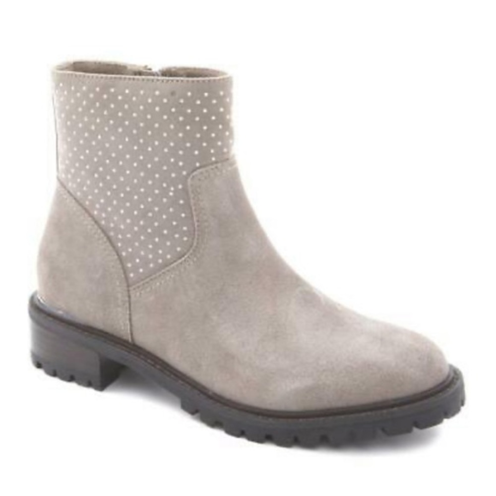 NWT Steven Steve Madden “Latte” Natural Comfort Studded Gray Suede Ankle Booties